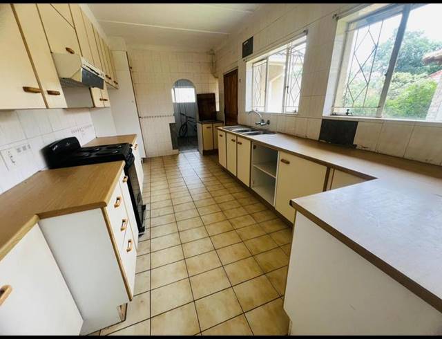 5 BEDROOM HOUSE FOR SALE IN BIRCHLEIGH